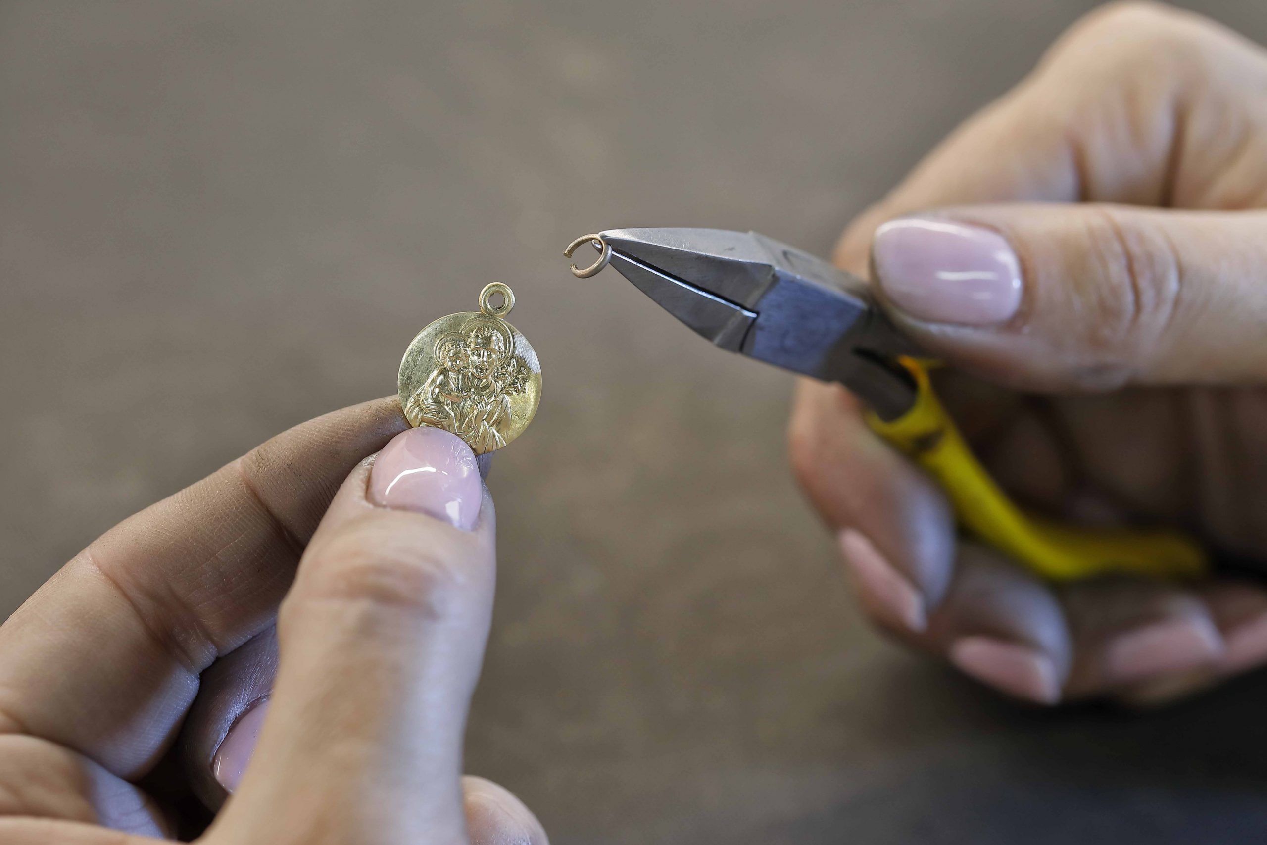 Martineau mise en anneau médaille Saint Joseph fabrication française