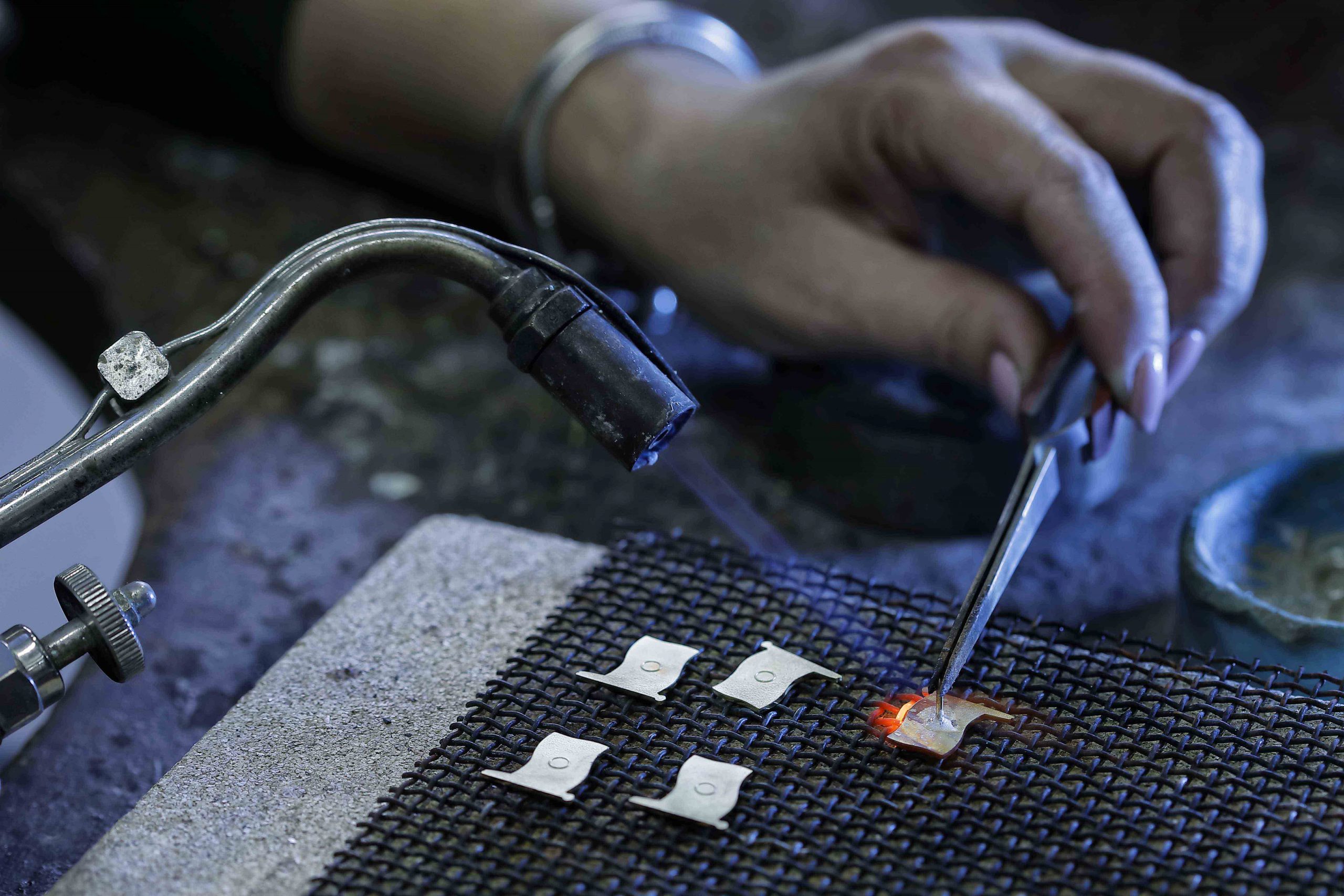 Martineau soudure pin's bijouterie fabrication française