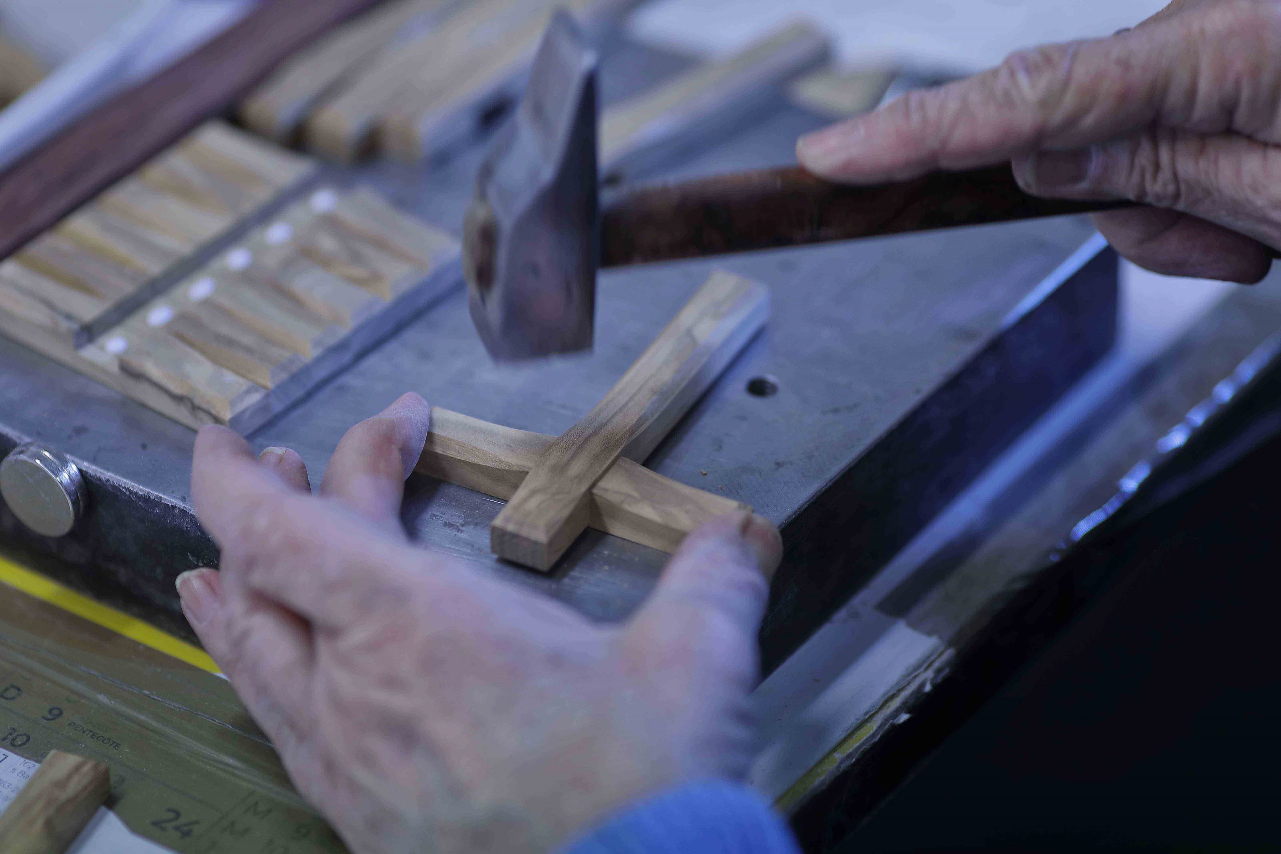 Martineau Béraudy & Vaure croix bois fabrication française